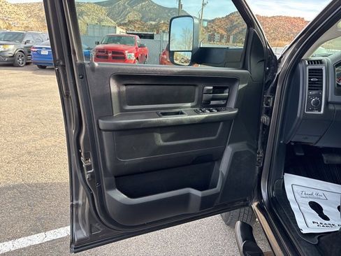 Used 2017 RAM 3500 Tradesman w/ Chrome Appearance Group image 22