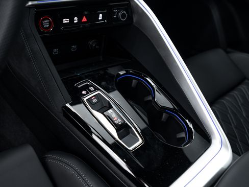 New 2026 Audi SQ5 Prestige image 11