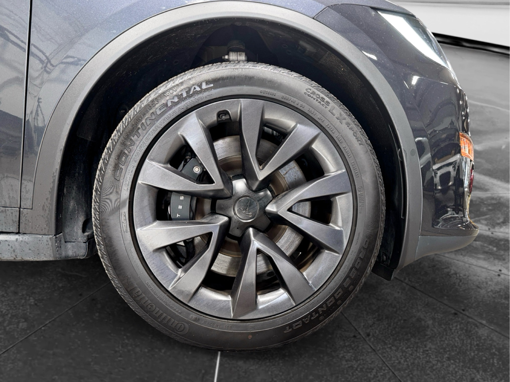 Used 2025 Tesla Model X AWD/4WD image 35