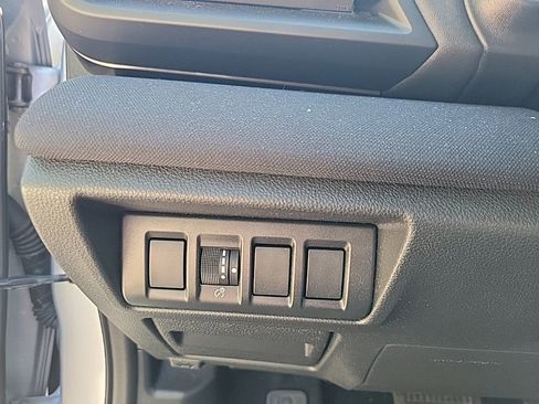 Used 2023 Subaru Outback Premium AWD/4WD image 38