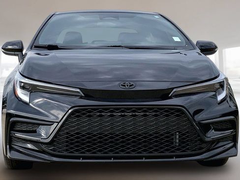 Used 2025 Toyota Corolla SE FWD image 3