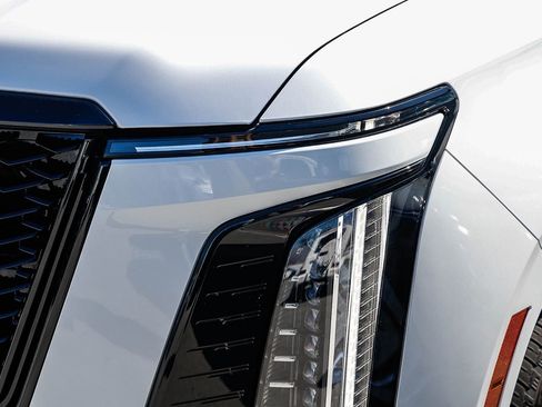 Used 2025 Cadillac Escalade Sport Platinum AWD/4WD image 7
