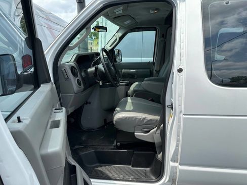 Used 2012 Ford E-150 and Econoline 150 Wagon w/ PWR Windows & Locks Group image 21