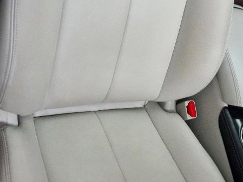 Used 2018 INFINITI Q50 Luxe w/ Essential Package (2.0T Luxe) image 8