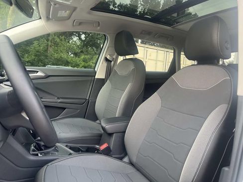 New 2026 Volkswagen Taos SE FWD image 12
