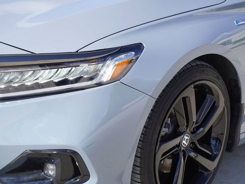 Used 2022 Honda Accord Sport image 2
