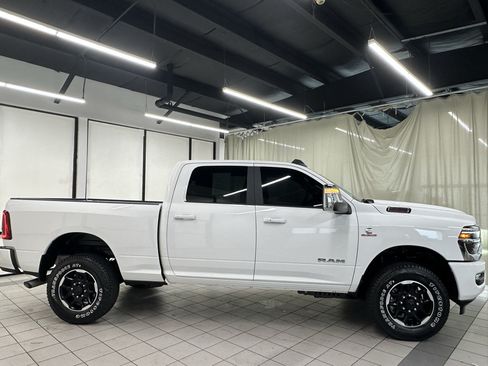Used 2026 RAM 2500 Laramie AWD/4WD image 3