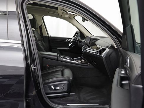 Certified 2023 BMW X7 xDrive40i w/ Parking Assistance Package image 18