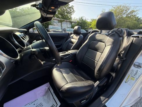 Used 2018 Ford Mustang Premium RWD image 17