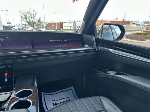 Certified 2025 Cadillac Escalade Sport Platinum w/ LPO, Floor Liner Package image 38