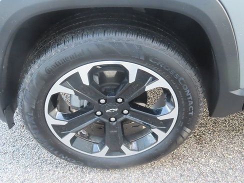 Used 2025 Chevrolet Equinox LT image 16