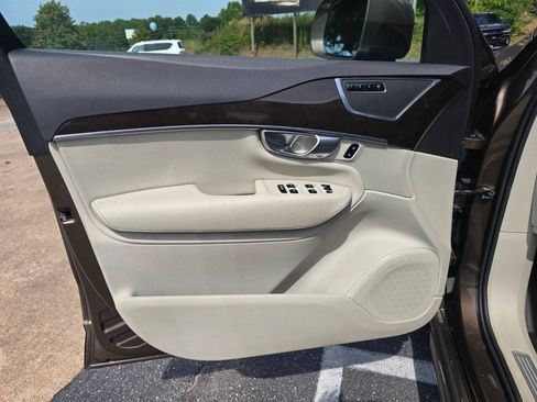 Used 2017 Volvo XC90 T6 Momentum w/ Vision Package AWD/4WD image 14