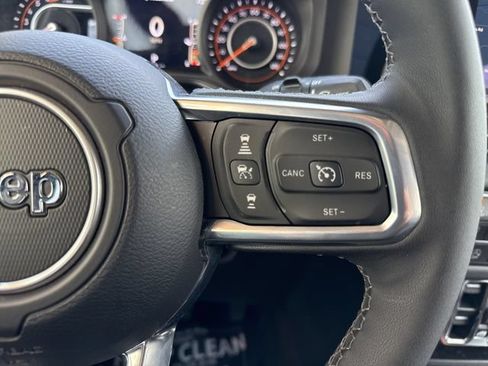 Used 2025 Jeep Wrangler Unlimited Sahara AWD/4WD image 19
