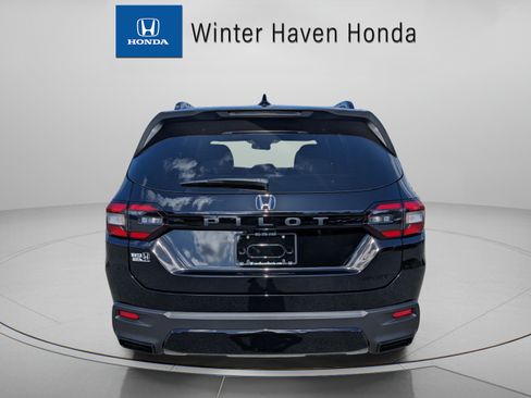 Used 2026 Honda Pilot Sport image 7