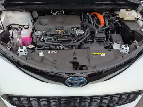 Used 2025 Toyota Sienna XSE w/ XSE Plus Package image 22