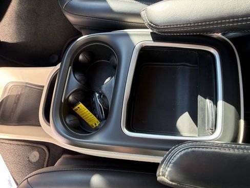 Used 2023 Chrysler Pacifica Touring-L image 24