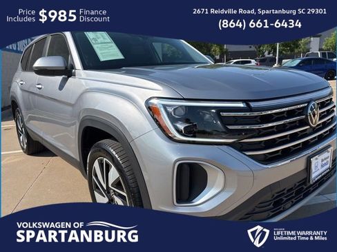 Used 2024 Volkswagen Atlas SE image 1