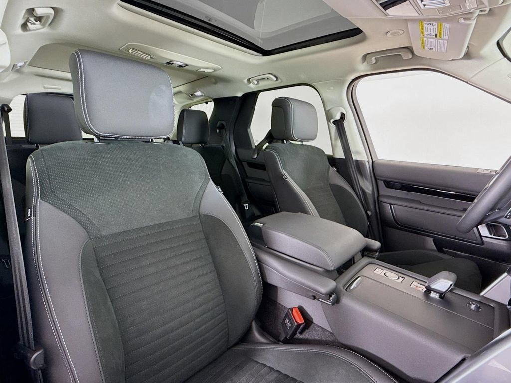 Used 2024 Land Rover Discovery S AWD/4WD image 14