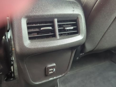 Used 2023 Chevrolet Equinox LS image 24