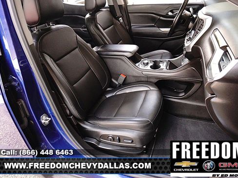 Used 2023 GMC Acadia SLT w/ Preferred Package image 12