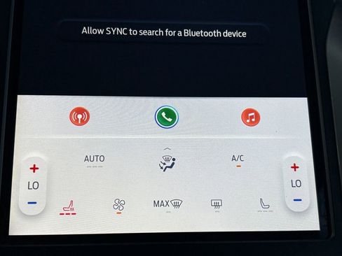 Used 2024 Ford Edge SEL image 25