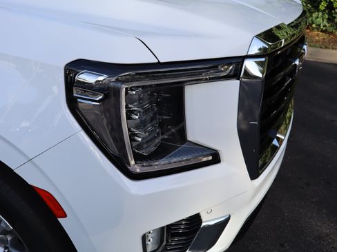 Used 2022 GMC Yukon SLE w/ Gmc Pro Safety Plus Package RWD image 11