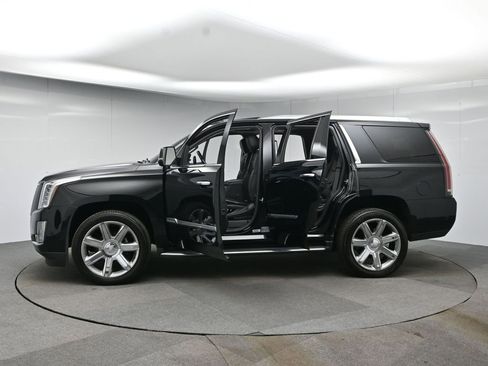 Used 2019 Cadillac Escalade Luxury image 59