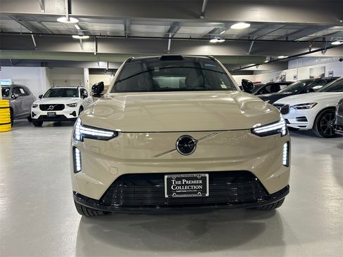 New 2025 Volvo EX90 Plus image 6