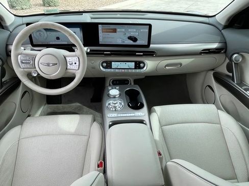 Used 2025 Genesis GV60 Advanced image 10