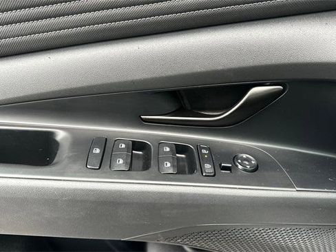 Certified 2025 Hyundai Elantra Sport image 11