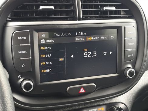 Used 2025 Kia Soul LX w/ LX Technology Package FWD image 18