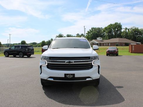 Used 2022 Chevrolet Tahoe LT w/ Luxury Package RWD image 3