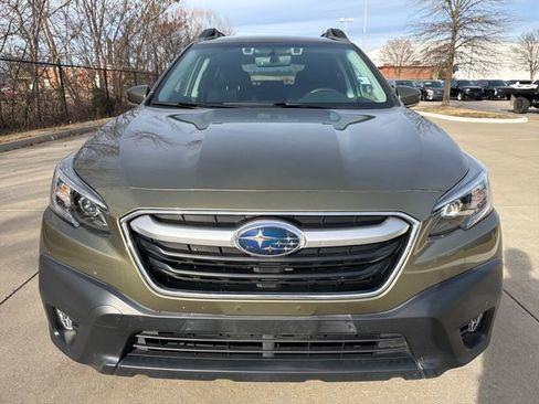 Used 2022 Subaru Outback Premium image 8
