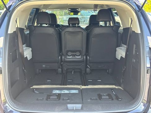 Used 2024 Kia Carnival LX FWD image 20