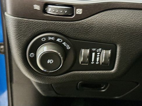 Used 2021 Jeep Cherokee Trailhawk w/ Trailer Tow Group AWD/4WD image 10