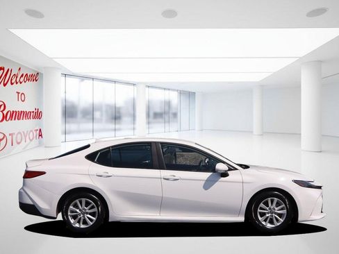 Used 2025 Toyota Camry LE image 5