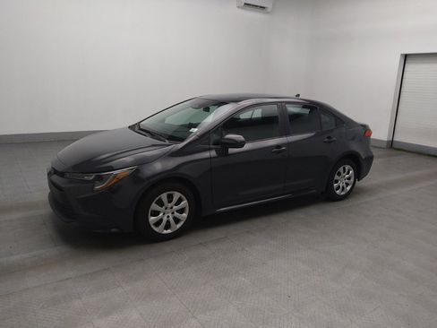 Used 2024 Toyota Corolla LE image 2