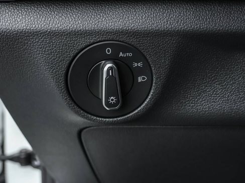 Used 2026 Volkswagen Jetta SE FWD image 17