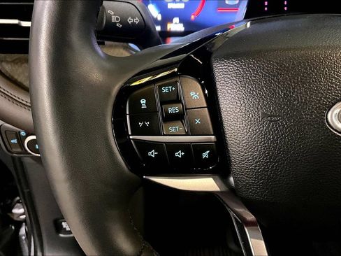 Certified 2025 Ford Explorer Platinum w/ Ultimate Package AWD/4WD image 21