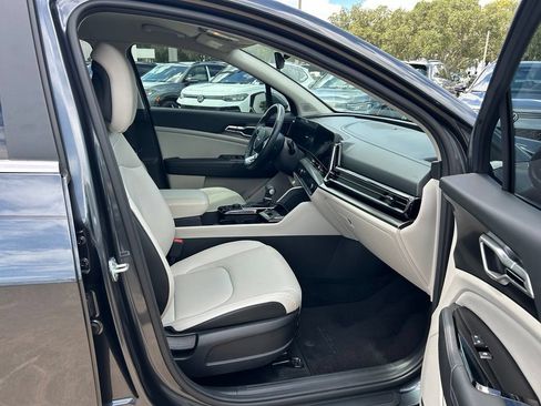 Used 2024 Kia Sportage EX FWD image 33