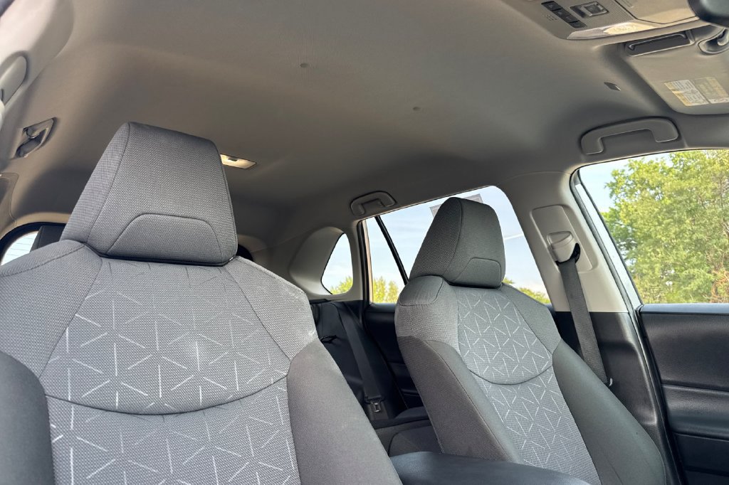 Used 2025 Toyota RAV4 XLE AWD/4WD image 22