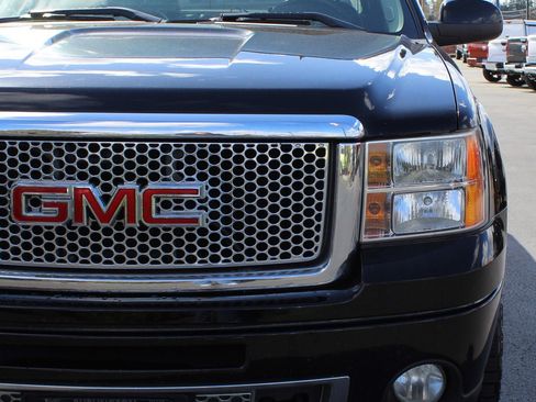 Used 2010 GMC Sierra 1500 Denali image 10