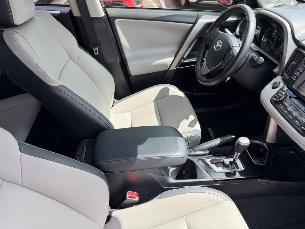 Used 2017 Toyota RAV4 Limited FWD image 18