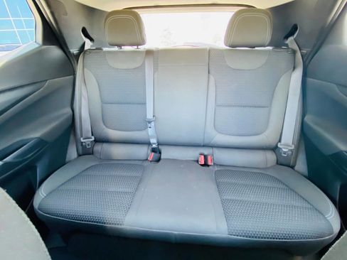 Used 2023 Chevrolet Bolt EUV LT image 17