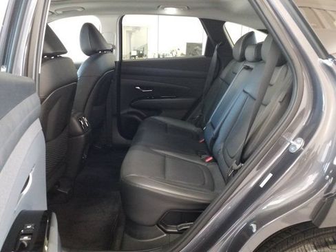 Certified 2025 Hyundai Tucson Limited AWD/4WD image 13