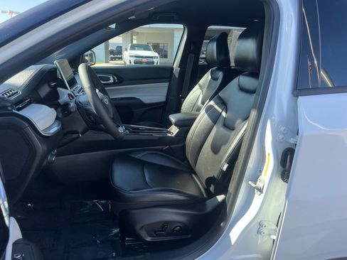 Used 2025 Jeep Compass Limited AWD/4WD image 24
