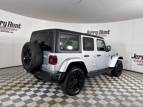 Used 2022 Jeep Wrangler Unlimited Sahara AWD/4WD image 4