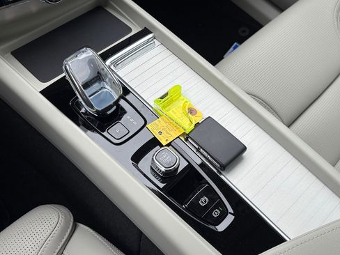 New 2026 Volvo XC60 B5 Ultra w/ Protection Package Premier image 15