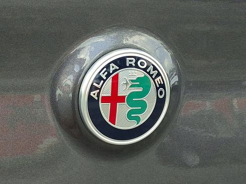 Used 2022 Alfa Romeo Stelvio Sprint image 17