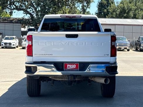 Used 2021 Chevrolet Silverado 2500 LTZ w/ LTZ Premium Package AWD/4WD image 4
